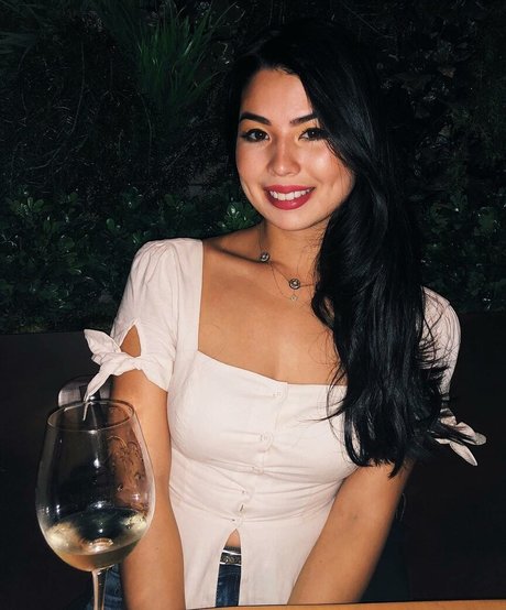 CarolineKwan erotic star galleries