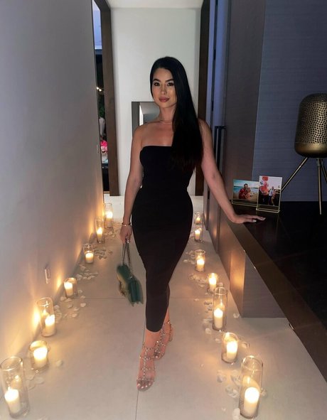 CarolineKwan star pornographic pictures