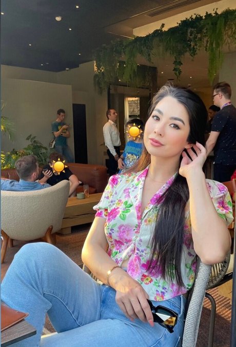 CarolineKwan model nice picture