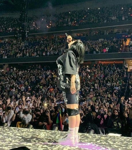 Billie Eilish high quality star pictures