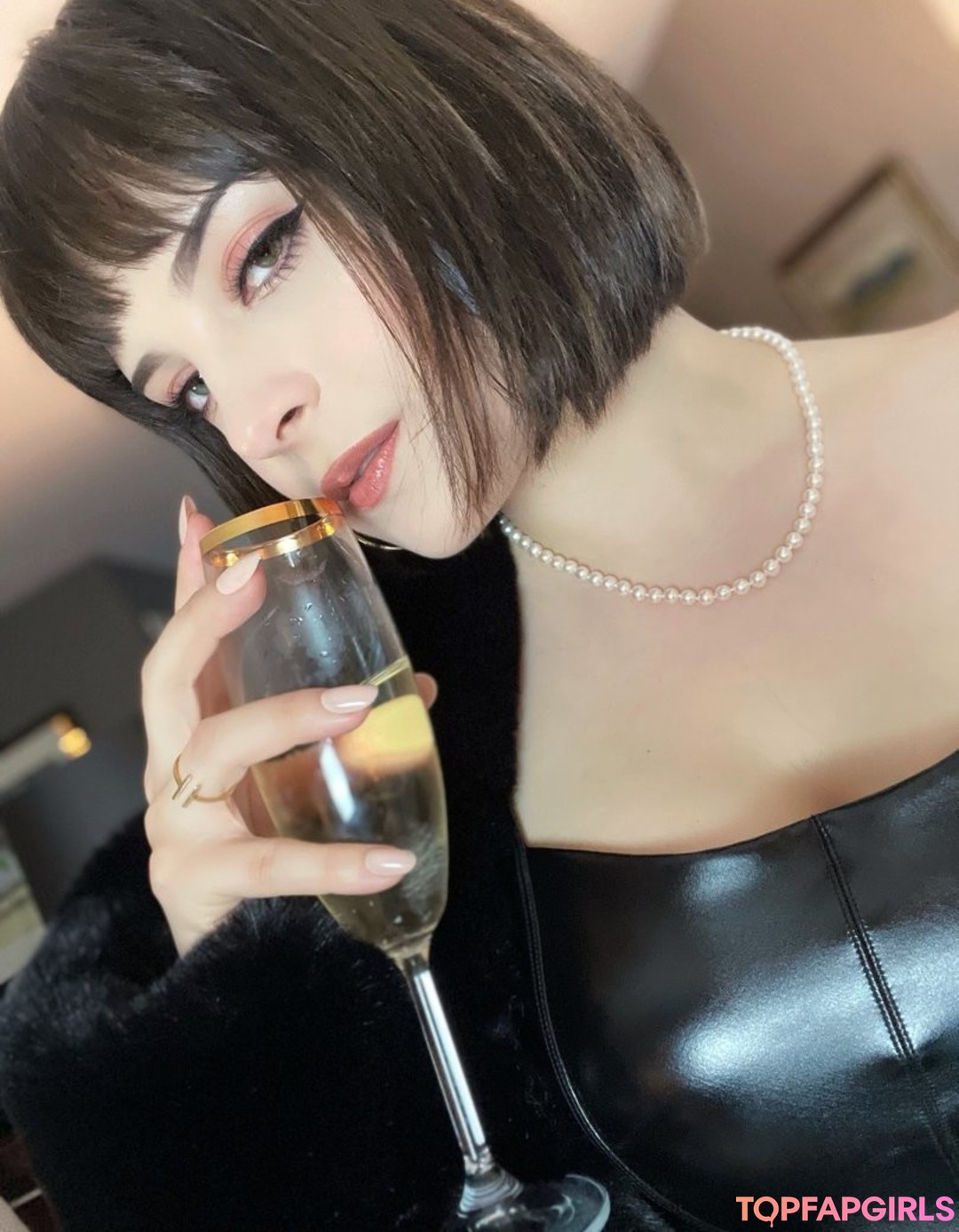Hiso Neko pornstar pretty photo