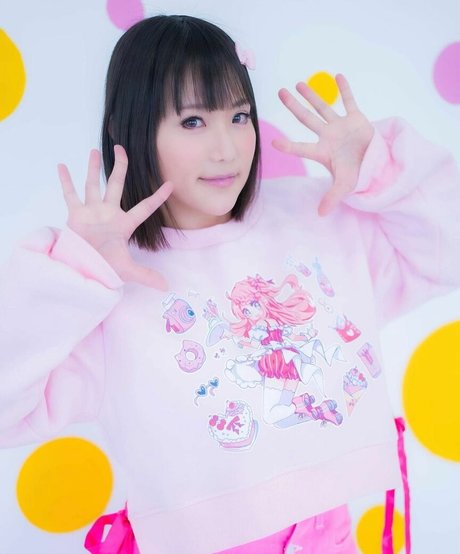 Kaho Shibuya sexy model picture