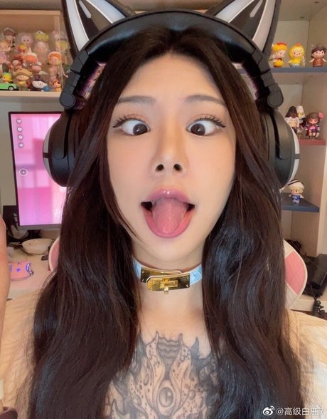 Deer white nudes model image