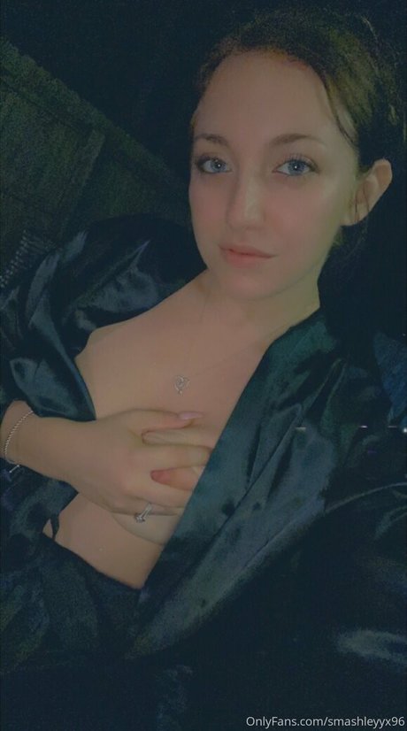 smashleyyx96 adult model pictures