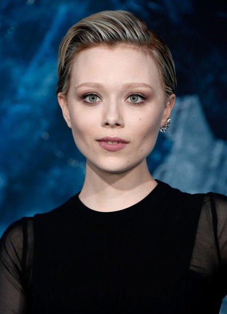 Ivanna Sakhno sex actress archive