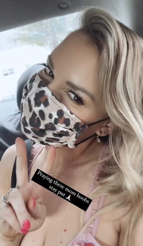 Renee Paquette star sexy galleries