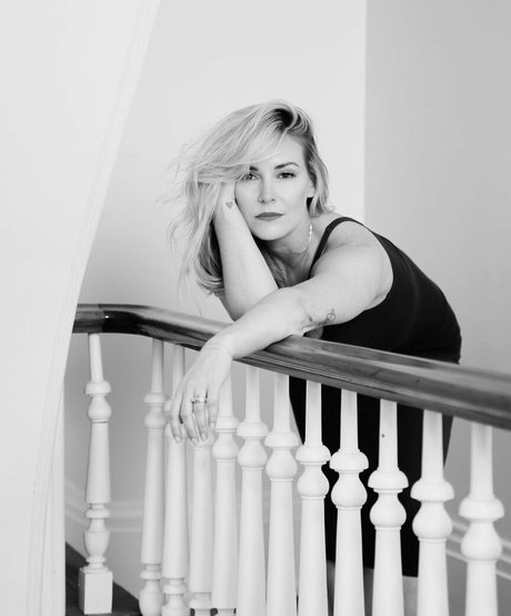 Renee Paquette free actress img