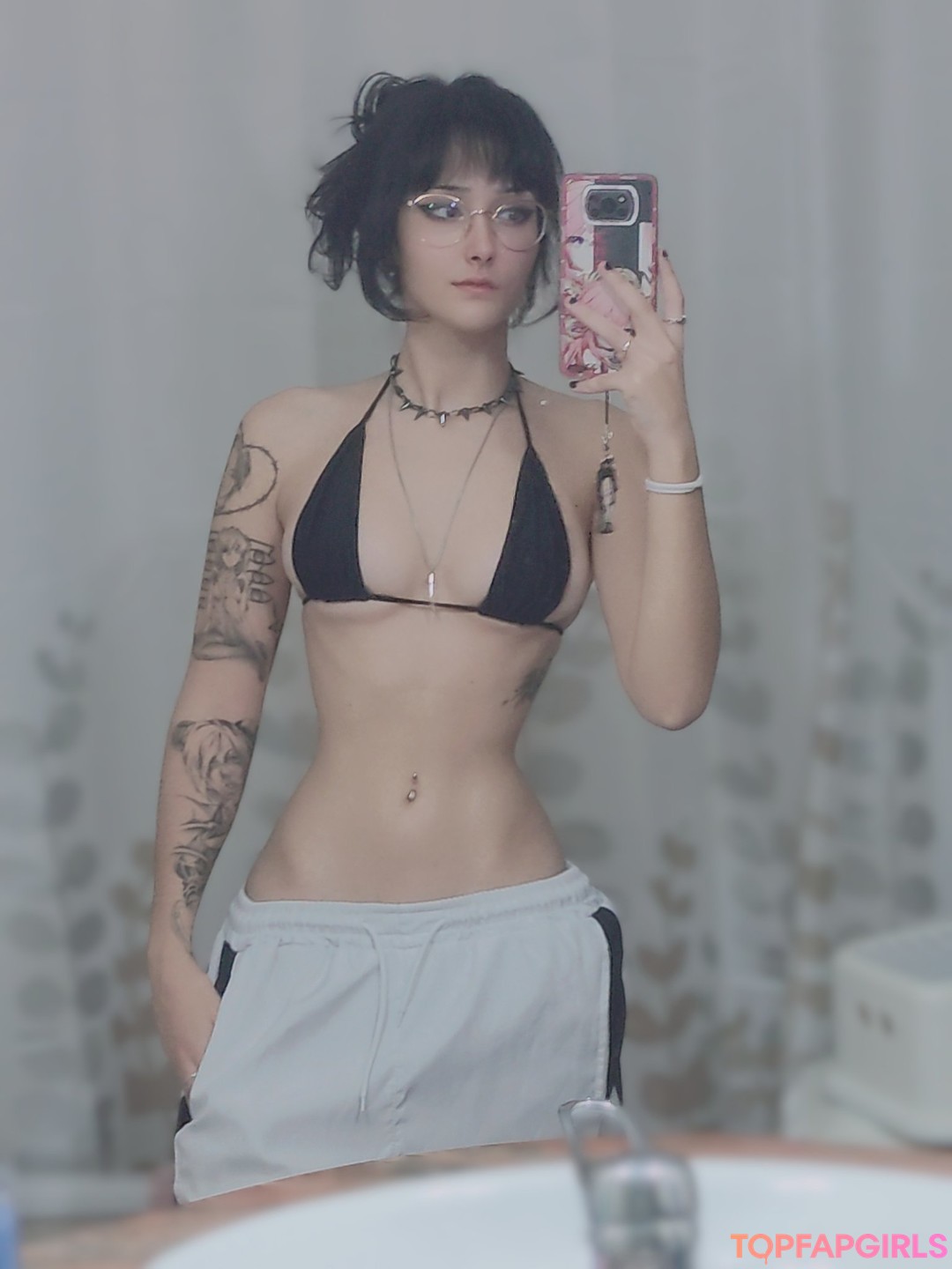 inside onlyfans pretty photo