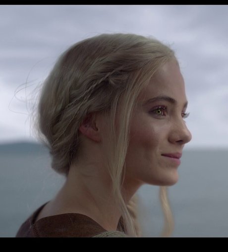 Freya Allan erotic star pictures