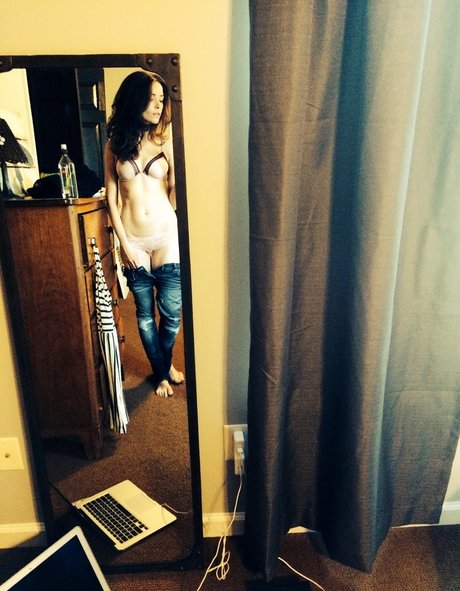 Abigail Spencer pretty pornstar gallery