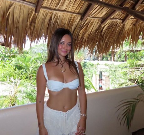 curvy lesbian onlyfans pornographic pic