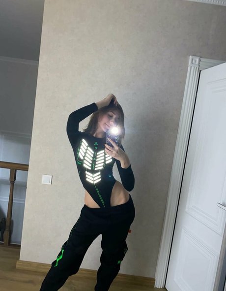 Zefirka natsuki naked model pic