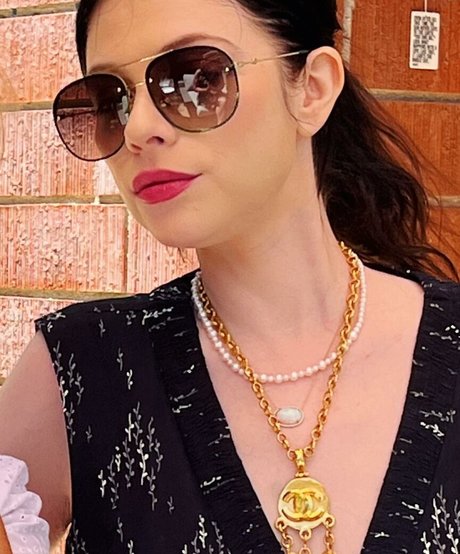 Michelle Trachtenberg pretty actress picture