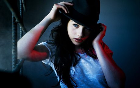 Michelle Trachtenberg sexy actress images