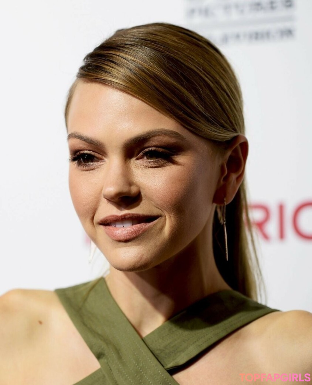 Aimee Richelle Teegarden hot actress pics