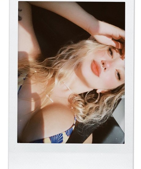 Carolina Fernandes hd pornstar picture