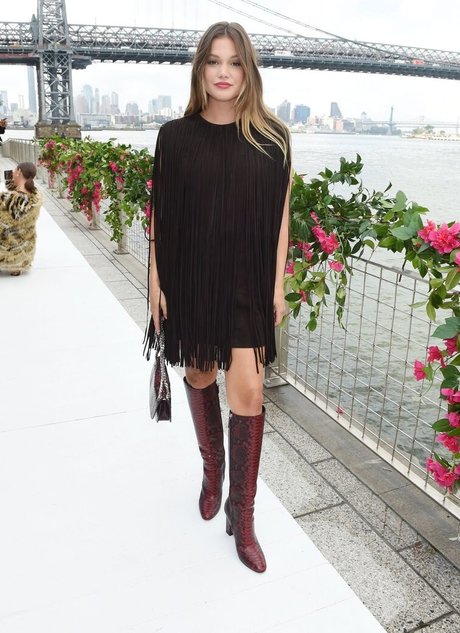 Olivia Holt naked star picture