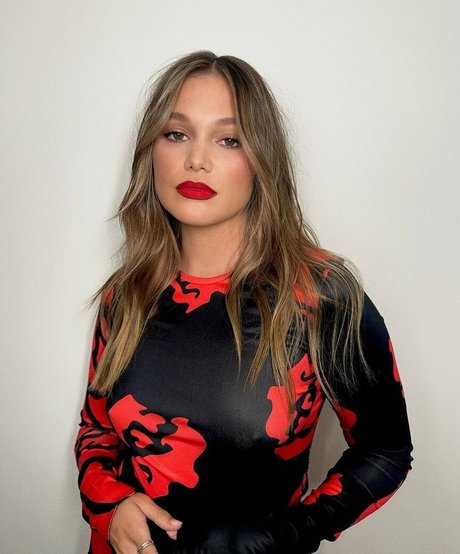 Olivia Holt star best galleries