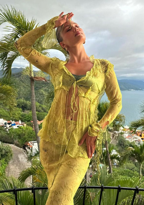 Olivia Holt star pretty photo