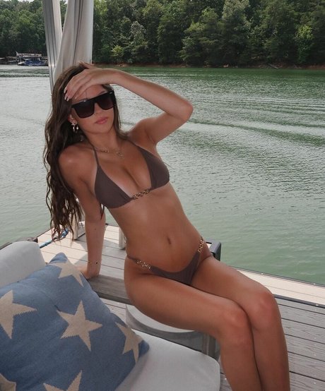 Mia Torrence beautiful actress picture