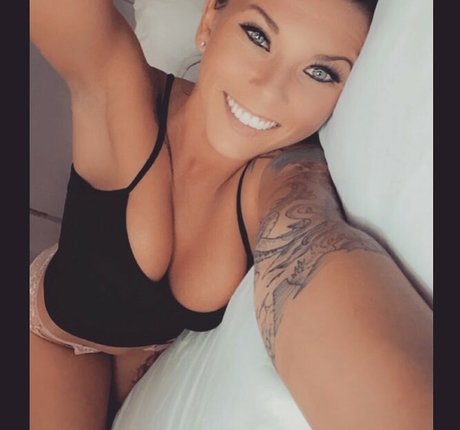 Philllybabyy model sex pic