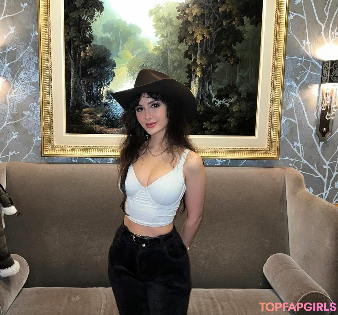 Sssniperwolf pornstar hd pic