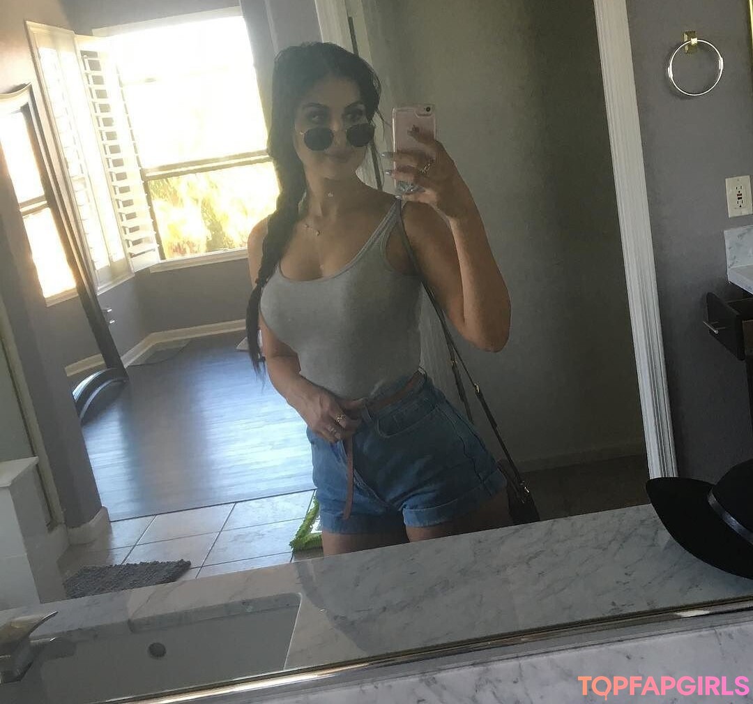 Sssniperwolf top star picture