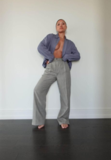 Julia Kelly model sexy galleries