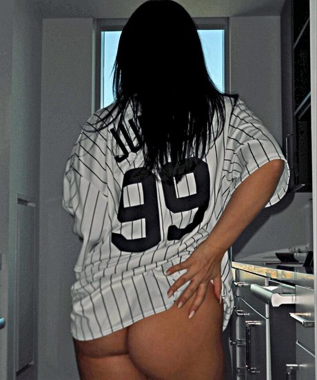 Julia Kelly star hot image