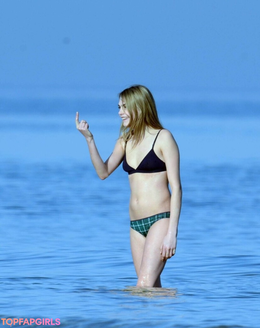 Cara Delevingne pretty actress pics