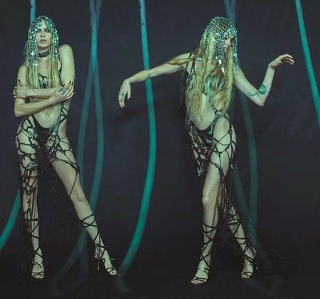 Cara Delevingne model top photo