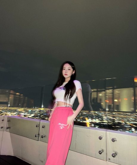 skinny brunette onlyfans porn image