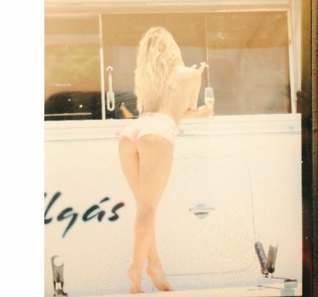 tall onlyfans adult pic