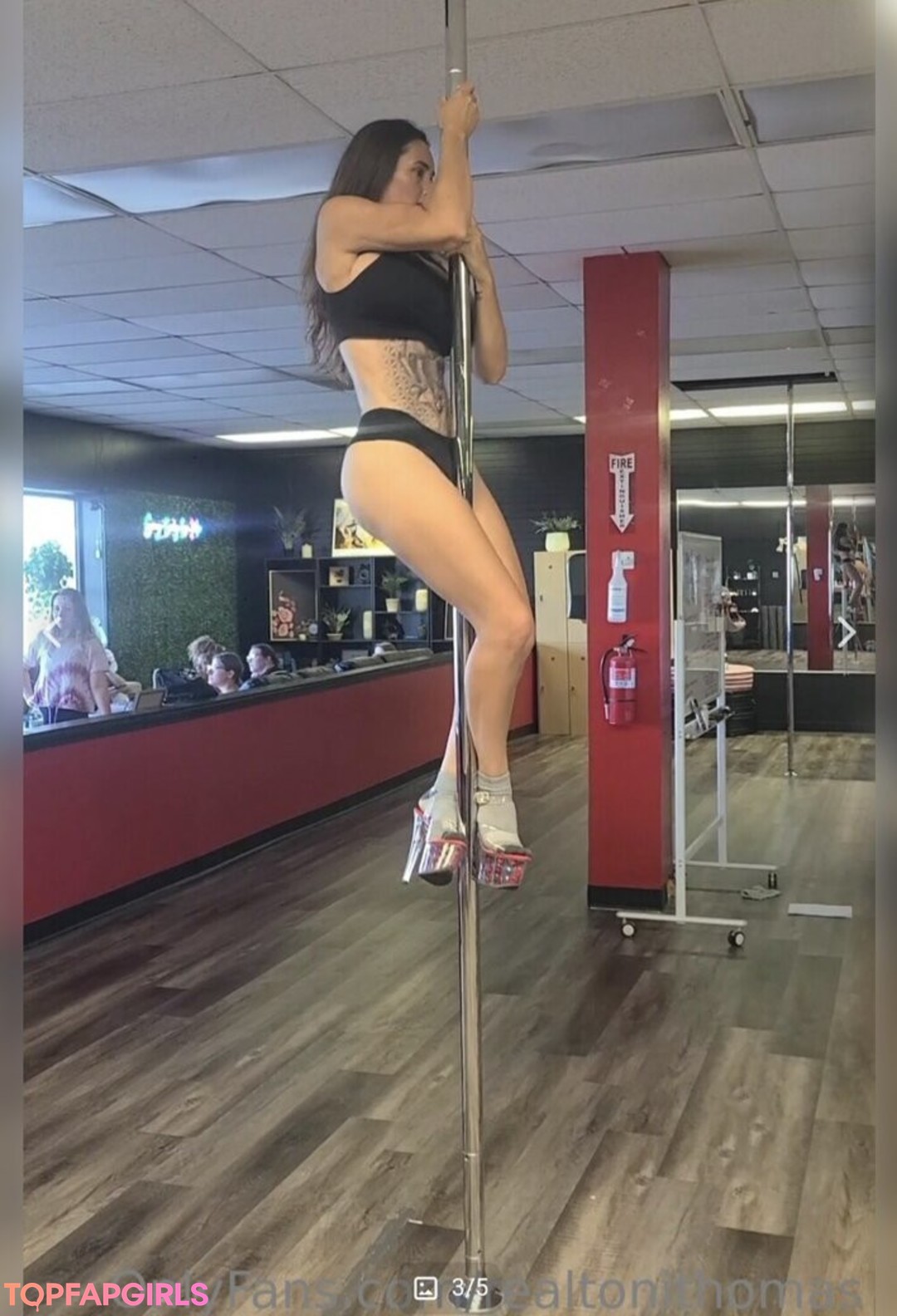 Toni Thomas erotic star img