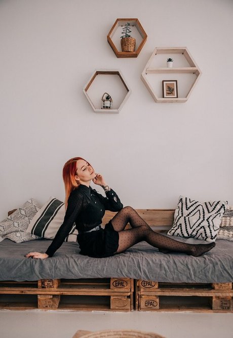 denlyasha model top images