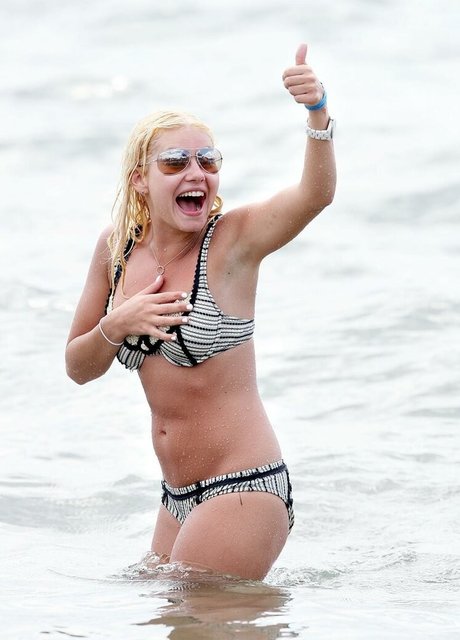 Elisha Cuthbert pornstar nude photo