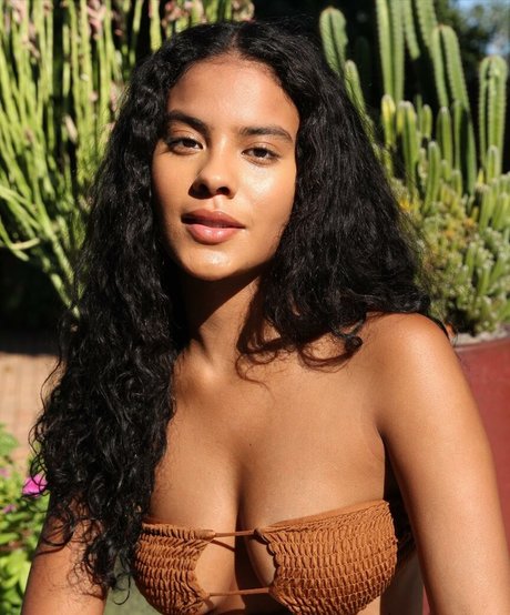 Bella Campos xxx model pic