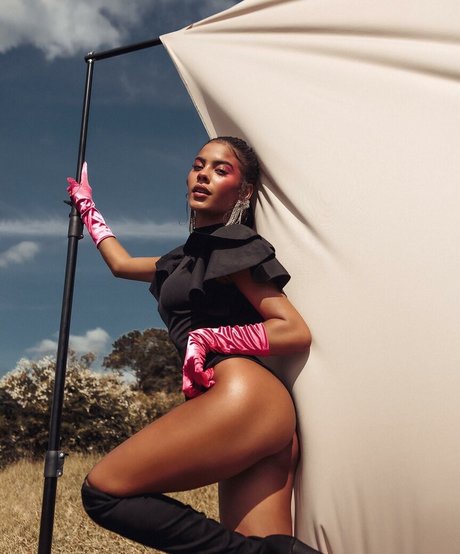 Bella Campos hot star pictures