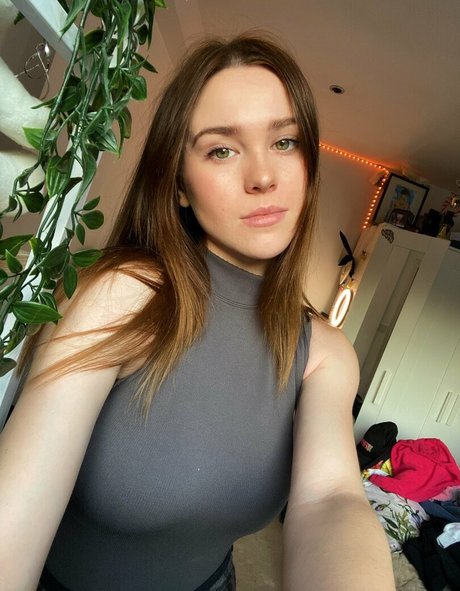 Frankie Lollia art model pic