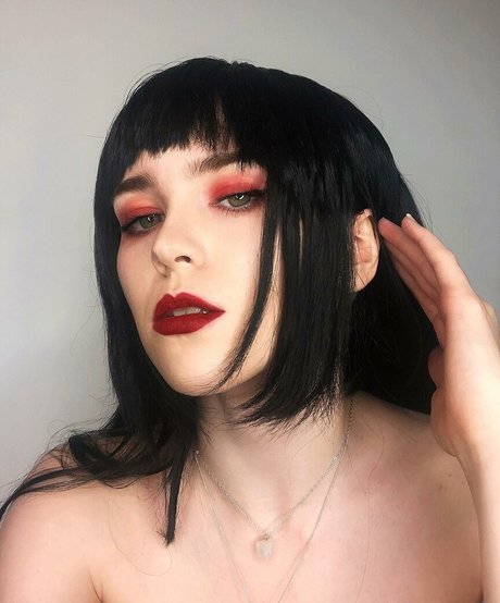 Frankie Lollia hot model image