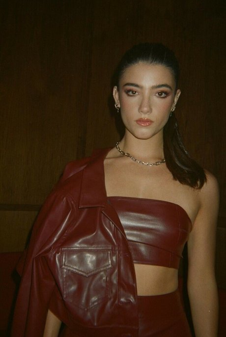 indian milf onlyfans sexy photo