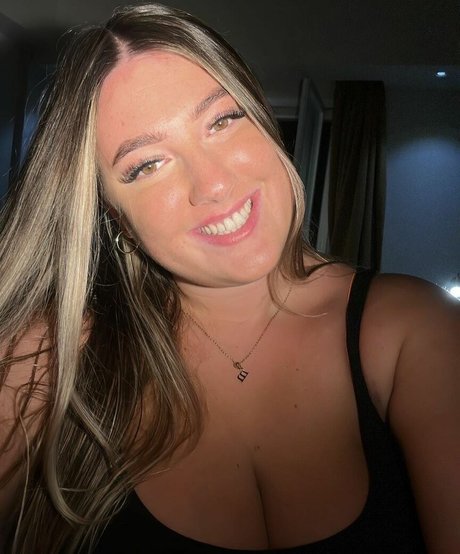 The Blue Dress Girl free star pic