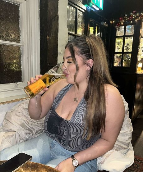 chelsea leigh model pretty pics