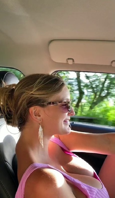 Isabella Abell model adult photo