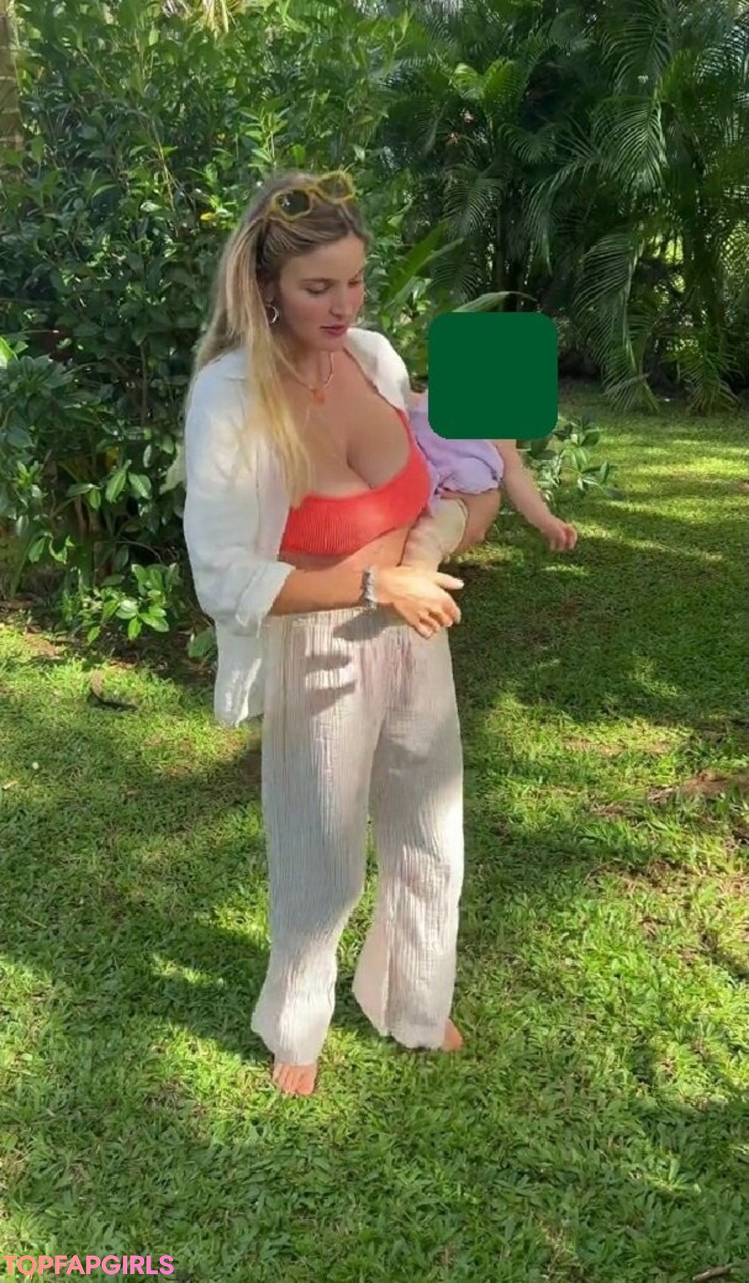 chubby small tits onlyfans free naked picture