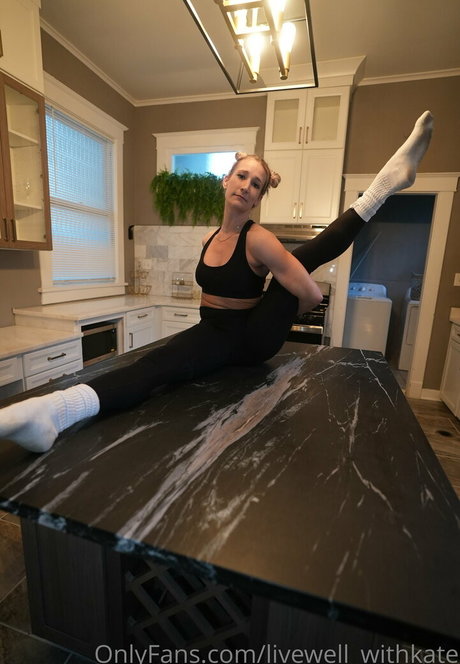 blonde secretary onlyfans sex pics