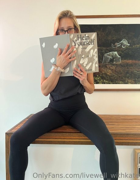 curvy lesbian onlyfans nudes picture