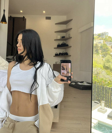 Dixie D Amelio nude actress photo