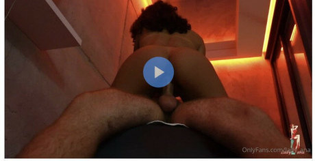 Lady Ana erotic star img