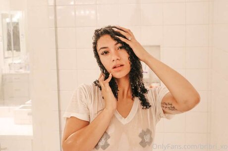 wetkittybri model free photo